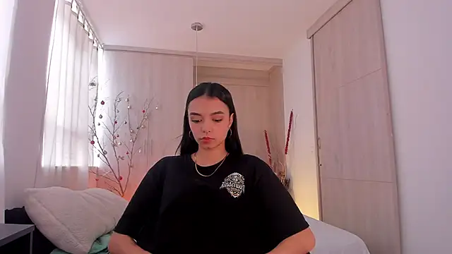 AnabelWolf online show from 17, 12, 2024