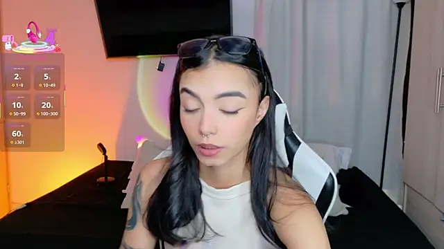 AnabelWolf online show from 9, 9, 2025