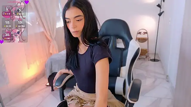 AnabelWolf online show from 12, 11, 2025