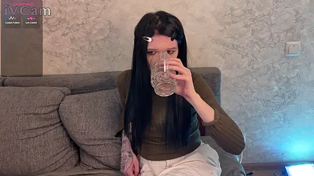 Simona Rain online show from 5, 3, 2025