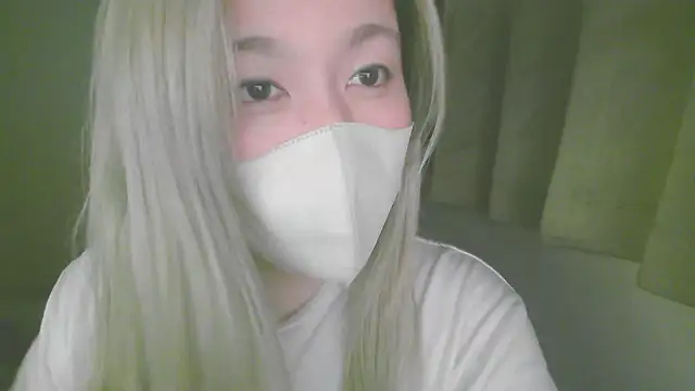 Snapshot of Remi_official chatting on 4, 7, 2026 Remi official online show from 4, 7, 2026
