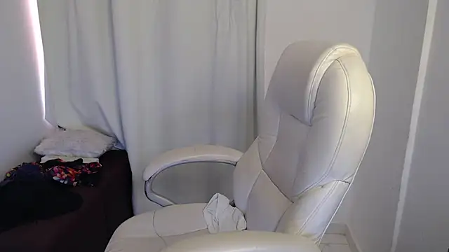 Xileny-Halliwey online show from 17, 10, 2025