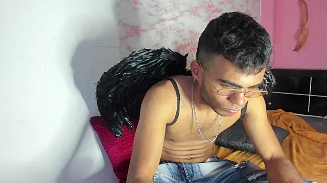 alessandro 2005 online show from 7, 2, 2025