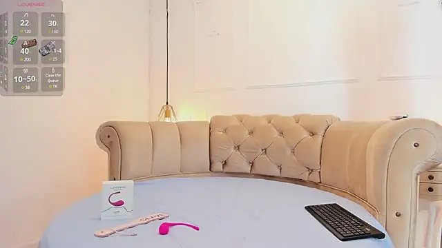 Snapshot of briannaduque chatting on 8, 3, 2025 briannaduque online show from 8, 3, 2025