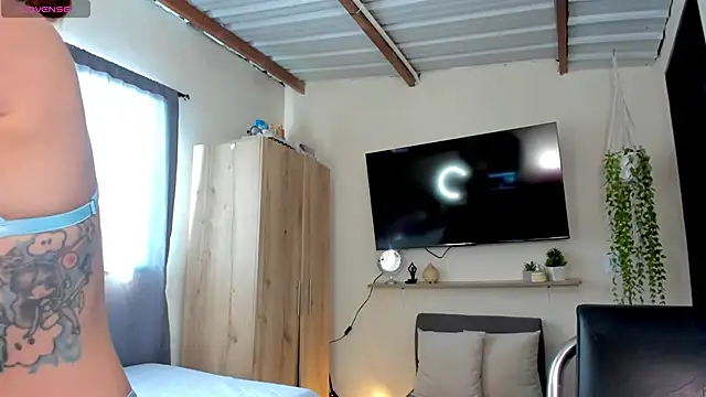 sofiaVelez01 online show from 4, 2, 2026