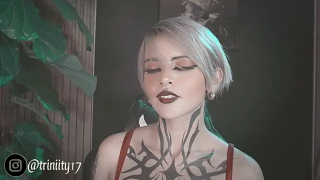 Snapshot of Trinity___s chatting on 1, 1, 2025 Trinity s online show from 1, 1, 2025