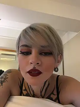 Snapshot of Trinity___s chatting on 4, 1, 2025 Trinity s online show from 4, 1, 2025