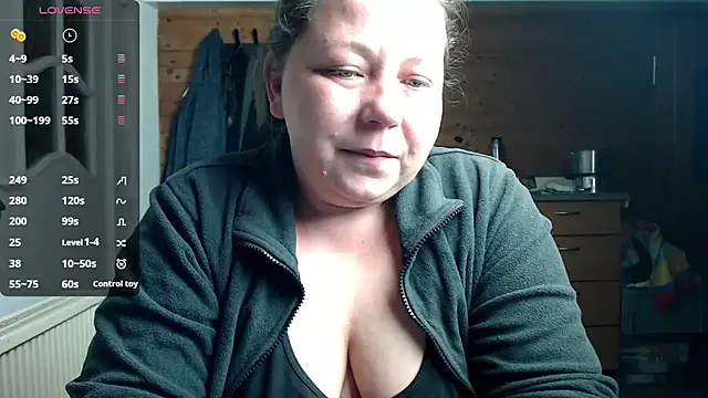 Snapshot of KasiaPrivat chatting on 27, 2, 2025 KasiaPrivat online show from 27, 2, 2025