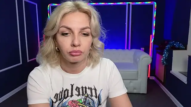 Snapshot of Barbara_Blonde chatting on 2, 1, 2025 Barbara Blonde online show from 2, 1, 2025