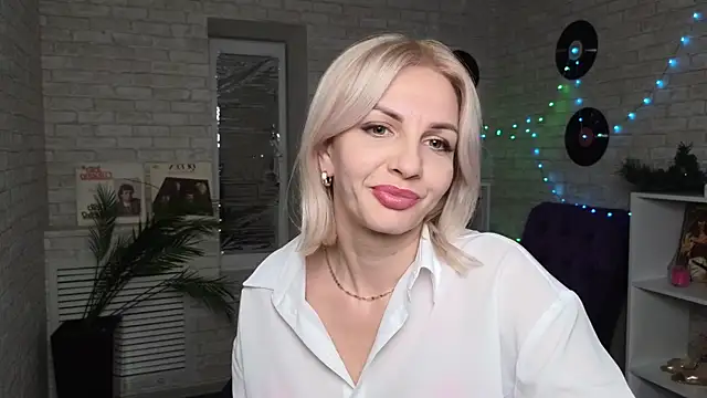 Snapshot of Barbara_Blonde chatting on 4, 2, 2025 Barbara Blonde online show from 4, 2, 2025