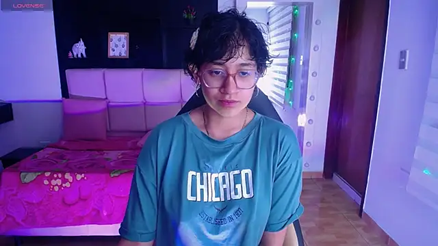 Lili Gomez  online show from 10, 1, 2026