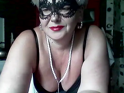 Lisa Suzie online show from 15, 6, 2026