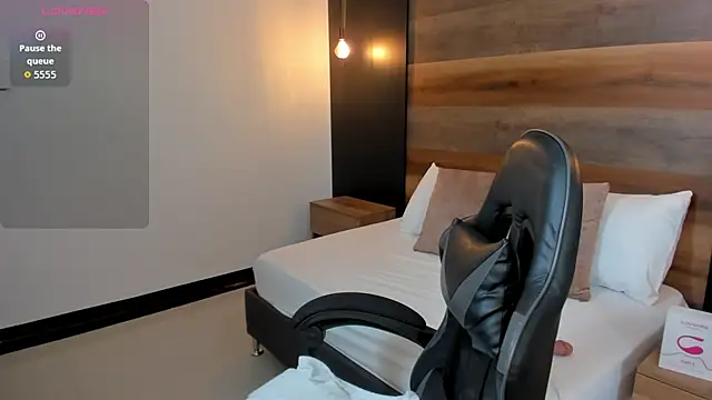 Snapshot of stephanya_ chatting on 10, 11, 2025 stephanya online show from 10, 11, 2025