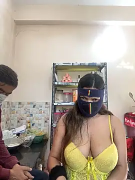 HoneyBearCpl online show from 2, 2, 2025