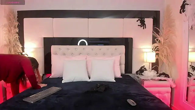 CarlaRossi  online show from 24, 10, 2025