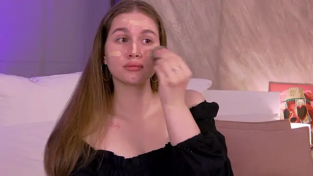 Snapshot of EllieHayes chatting on 10, 7, 2026 EllieHayes online show from 10, 7, 2026