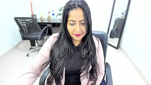 Adele Sweett online show from 25, 2, 2025