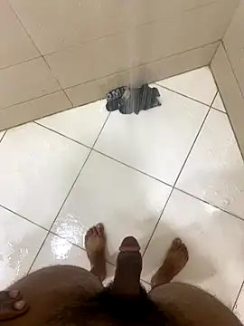 Snapshot of Lahcene chatting on 13, 10, 2025 Lahcene online show from 13, 10, 2025