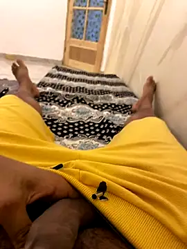 Snapshot of Lahcene chatting on 6, 11, 2025 Lahcene online show from 6, 11, 2025