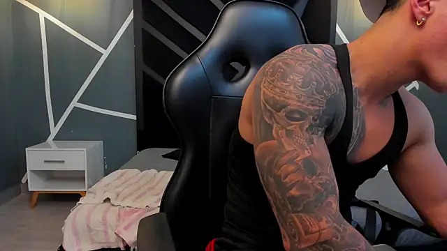 Flynn Riider online show from 5, 12, 2025