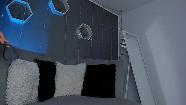 slutty venus online show from 11, 3, 2025