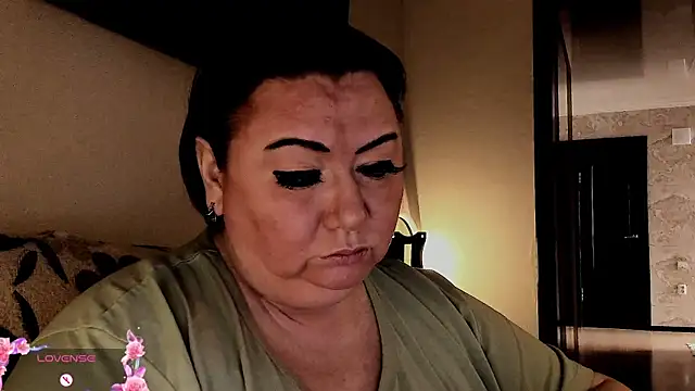 SexxyDreams1 online show from 8, 10, 2025