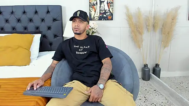 Snapshot of Robin_Rief chatting on 26, 2, 2025 Robin Rief online show from 26, 2, 2025