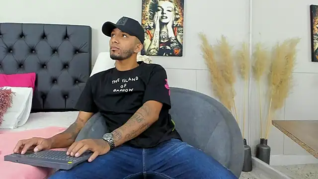 Snapshot of Robin_Rief chatting on 9, 3, 2025 Robin Rief online show from 9, 3, 2025