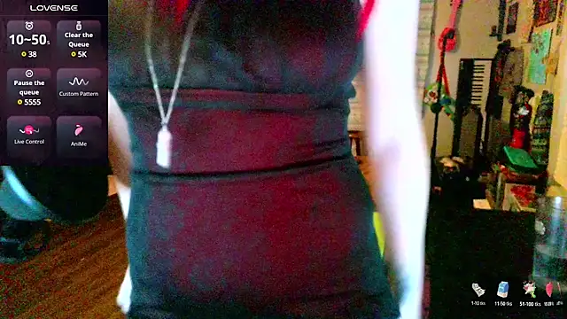 Snapshot of _hellostormy_ chatting on 5, 3, 2025 hellostormy online show from 5, 3, 2025