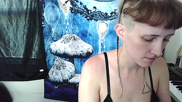 Snapshot of _hellostormy_ chatting on 14, 10, 2025 hellostormy online show from 14, 10, 2025