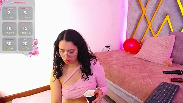 Aurora Brownn online show from 24, 2, 2025