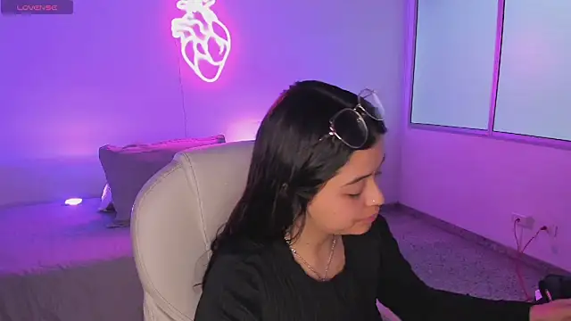 Ariana Pierce online show from 15, 11, 2025
