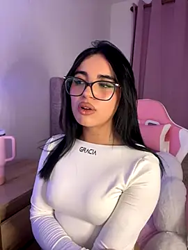 Emily-14 online show from 18, 11, 2025