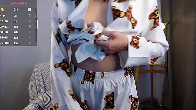 Snapshot of FalineDowlen chatting on 23, 1, 2025 FalineDowlen online show from 23, 1, 2025