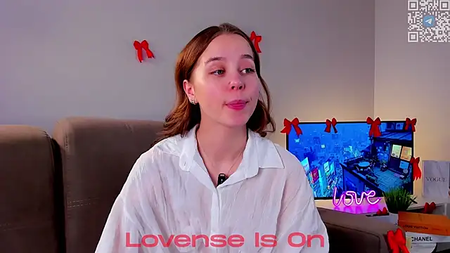 Snapshot of FalineDowlen chatting on 14, 2, 2026 FalineDowlen online show from 14, 2, 2026