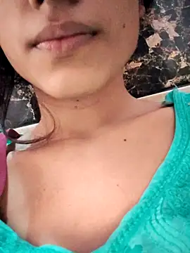 Snapshot of Babby_girl08 chatting on 5, 11, 2025 Babby girl08 online show from 5, 11, 2025