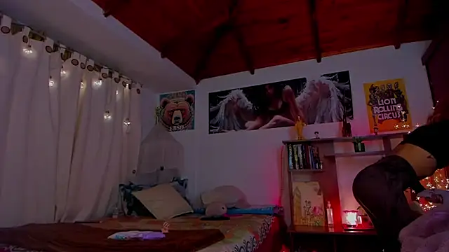 cuteweed420 online show from 25, 2, 2025