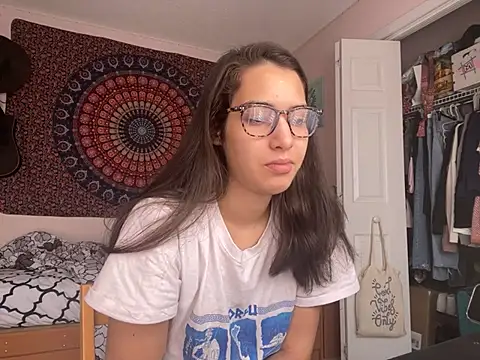 Snapshot of naughtynadia0502 chatting on 4, 3, 2025 naughtynadia0502 online show from 4, 3, 2025