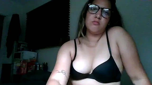 Snapshot of naughtynadia0502 chatting on 1, 4, 2026 naughtynadia0502 online show from 1, 4, 2026