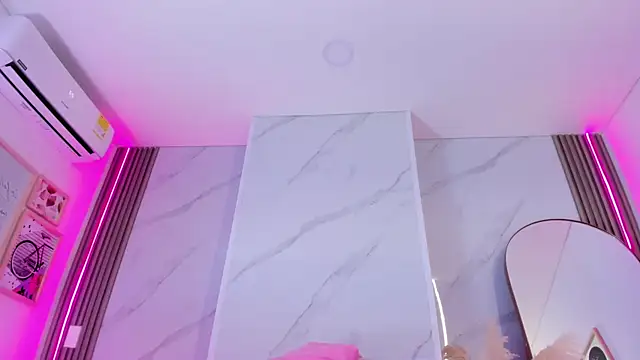 Chlooee   online show from 2, 2, 2025