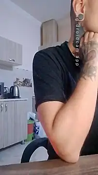 Snapshot of HappyZebra13 chatting on 20, 12, 2024 HappyZebra13 online show from 20, 12, 2024