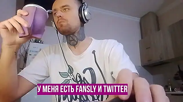 Snapshot of HappyZebra13 chatting on 5, 1, 2025 HappyZebra13 online show from 5, 1, 2025