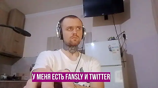 Snapshot of HappyZebra13 chatting on 8, 1, 2025 HappyZebra13 online show from 8, 1, 2025