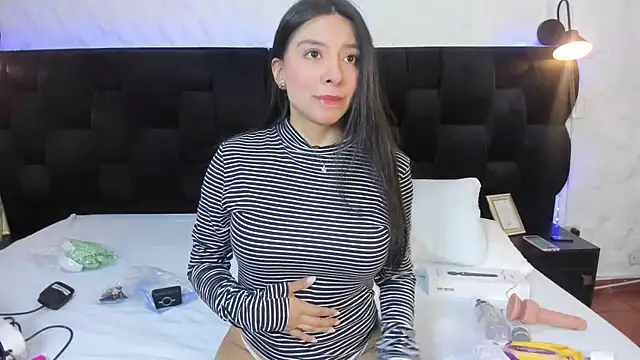 Camila  Gomez online show from 13, 1, 2026