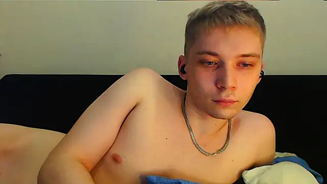 Snapshot of __sugarrebit chatting on 8, 2, 2025   sugarrebit online show from 8, 2, 2025