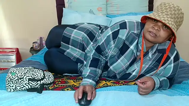 Bbw255 online show from 4, 12, 2025