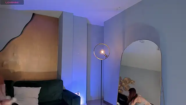 MiaFarrell  online show from 25, 11, 2025