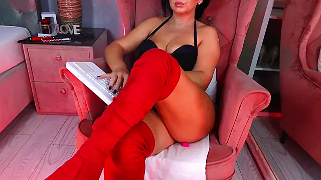 AQueenMonica online show from 10, 11, 2025