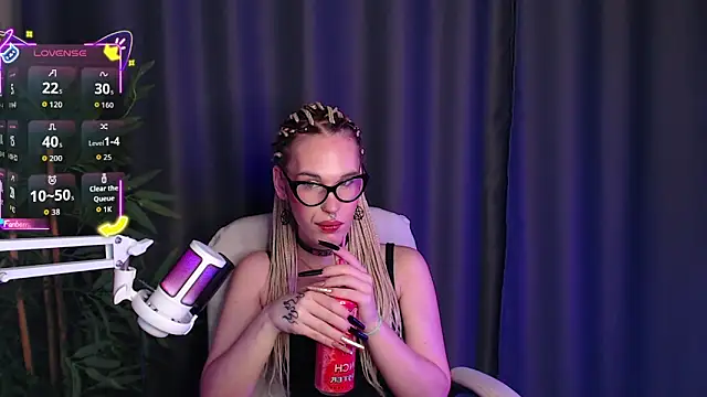 Cassie Bae online show from 3, 12, 2025