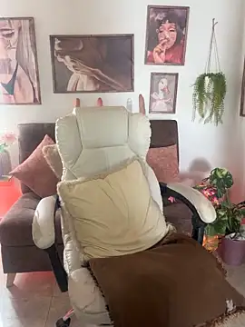 Adeellee  online show from 23, 11, 2025